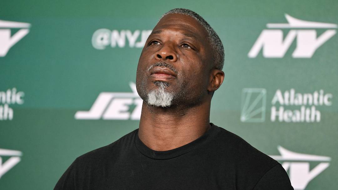 New York Jets head coach Aaron Glenn New York Jets head coach Aaron Glenn