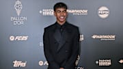Lamine Yamal asistió a la ceremonia del Balón de Oro 2024 acompañado de su familia