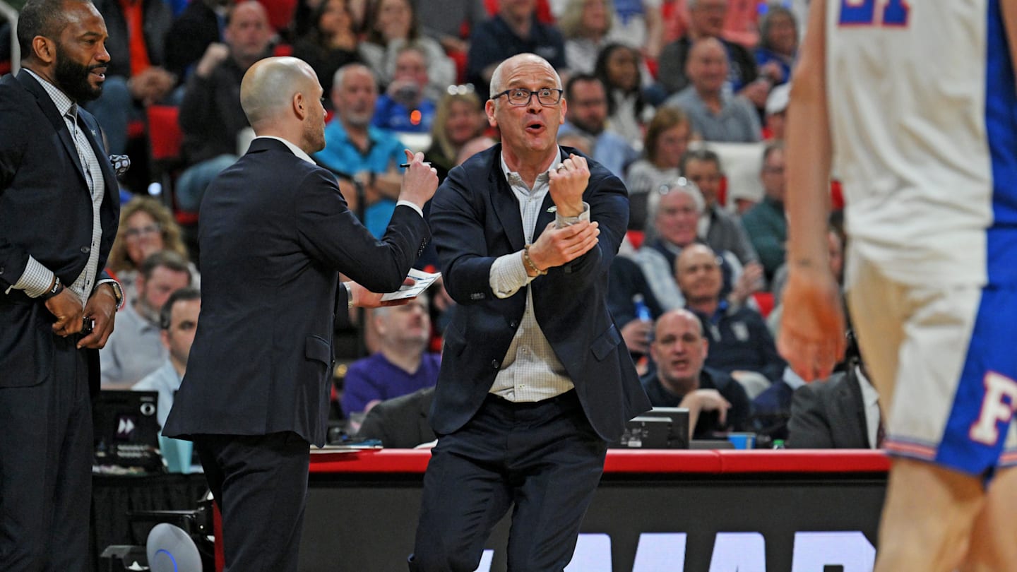 Dan Hurley Admits Florida Beat UConn 'Fair and Square' After Viral Referee ...