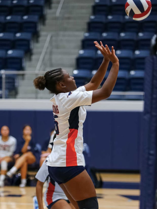 Dardanelle vs. Perryville in Texas Varsity high school girls volleyball showdown- Sep. 2, 2025 