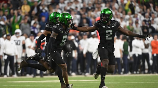 Oregon Ducks defensive back Nikko Reed (9) reacts after an interception against the Penn State Nittany Lions during the fourt