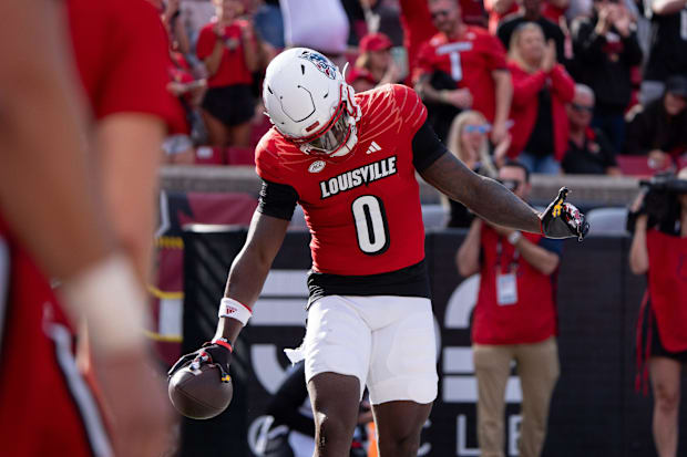 Louisville Cardinals wide receiver Chris Bell (0) 