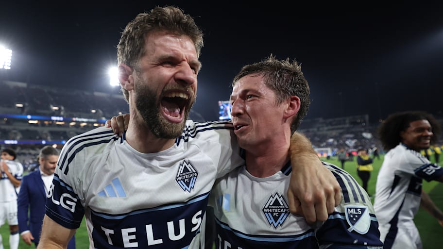 Thomas Muller - Ryan Gauld 