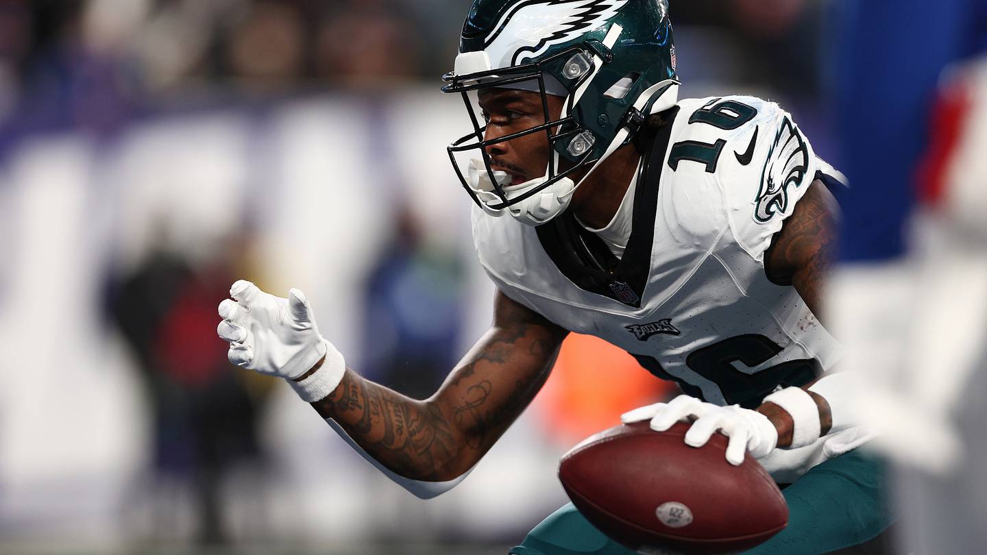 Former Eagles WR Quez Watkins lands with the cross-state Steelers - Vimarsana News