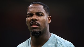 Mike Maignan misses out on Chelsea move