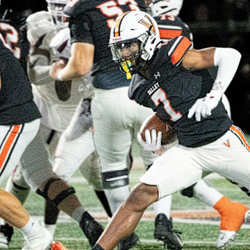 West Des Moines Valley's Jayden McGregory committed to Louisville to play football Monday.