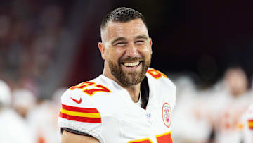 Aug 9, 2025; Glendale, Arizona, USA; Kansas City Chiefs tight end Travis Kelce (87) against the Arizona Cardinals during a preseason NFL game at State Farm Stadium. Mandatory Credit: Mark J. Rebilas-Imagn Images