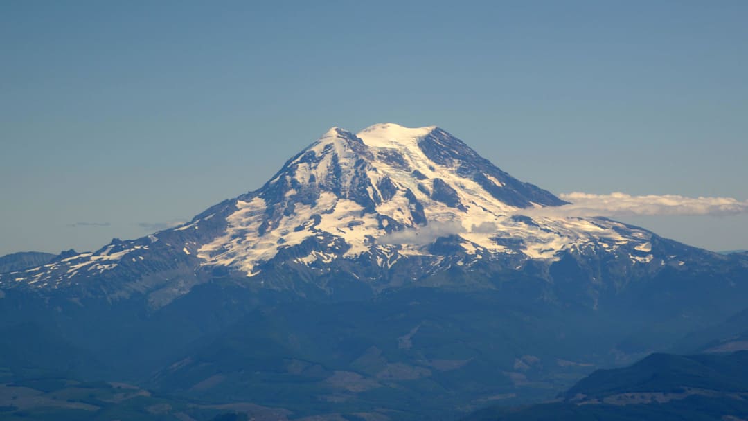 Sep 4, 2014; Seattle, WA, USA; General view of Mt. Rainier. Mandatory Credit: Kirby Lee-Imagn Images Sep 4, 2014; Seattle, WA, USA; General view of Mt. Rainier. Mandatory Credit: Kirby Lee-Imagn Images