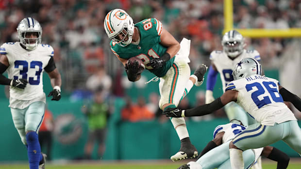 Dolphins tight end Durham Smythe 