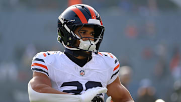 Nov 24, 2024; Chicago, Illinois, USA; Chicago Bears running back Travis Homer (20) practices before the game against the Minnesota Vikings at Soldier Field. Mandatory Credit: Mike Dinovo-Imagn Images