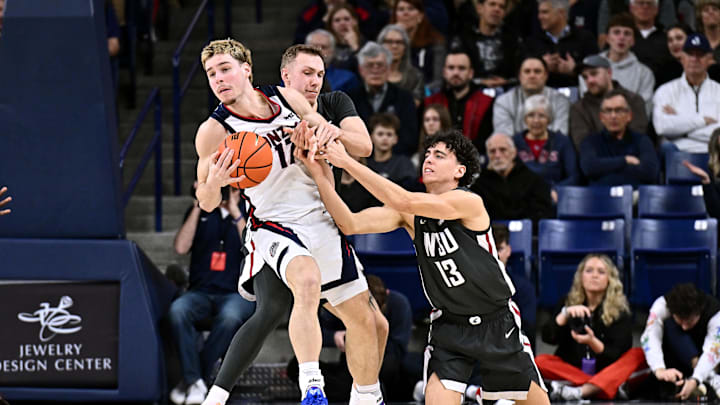 Gonzaga Bulldogs guard Mario Saint-Supery (17) 