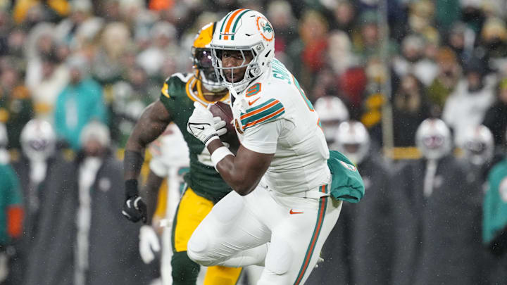 New Steelers TE Jonnu Smith posted career highs across the board for the Miami Dolphins last season.