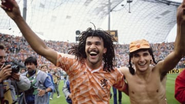 Ruud Gullit (links im Bild) zählt zu den größten Legenden der Fußballgeschichte