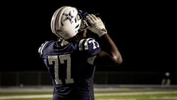 Siegel (TN) 2027 offensive tackles Princeton Uwaifo