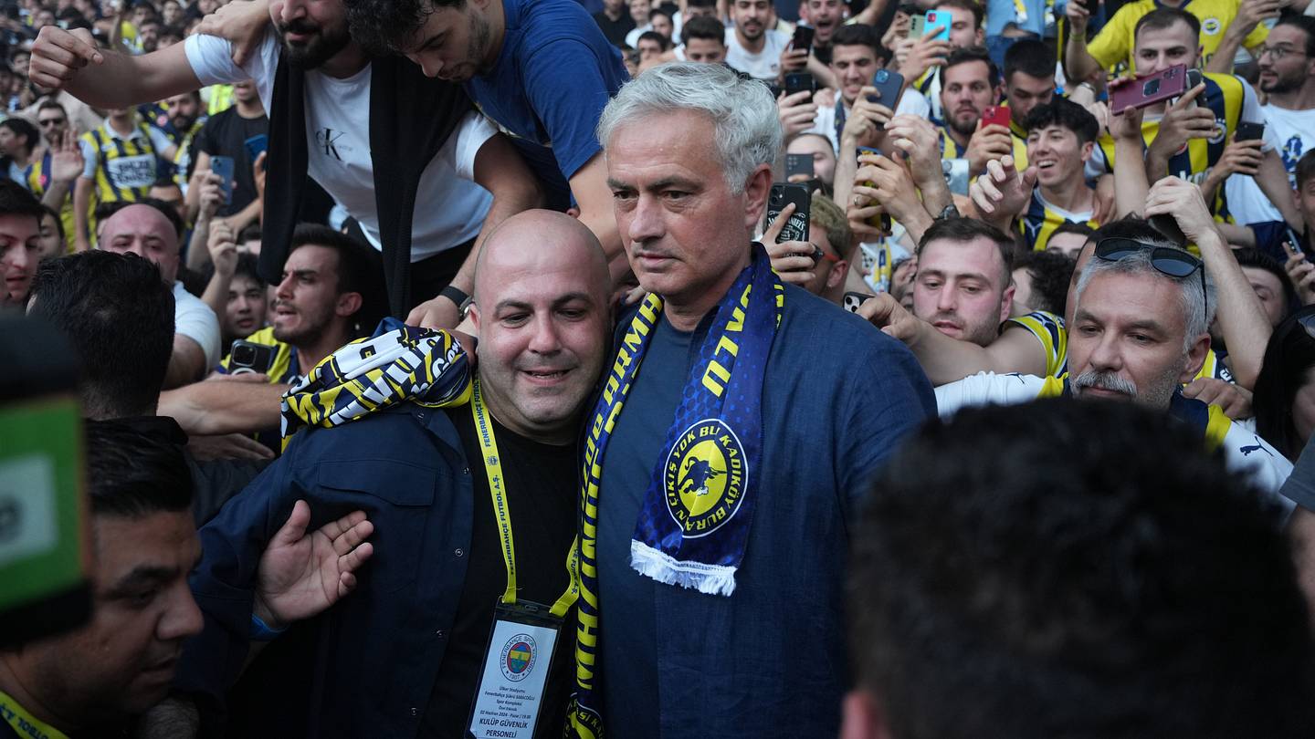 10 Premier League players who could join Jose Mourinho at Fenerbahce - Vimarsana News