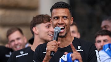 Robert Glatzel bejubelt den Aufstieg des HSV