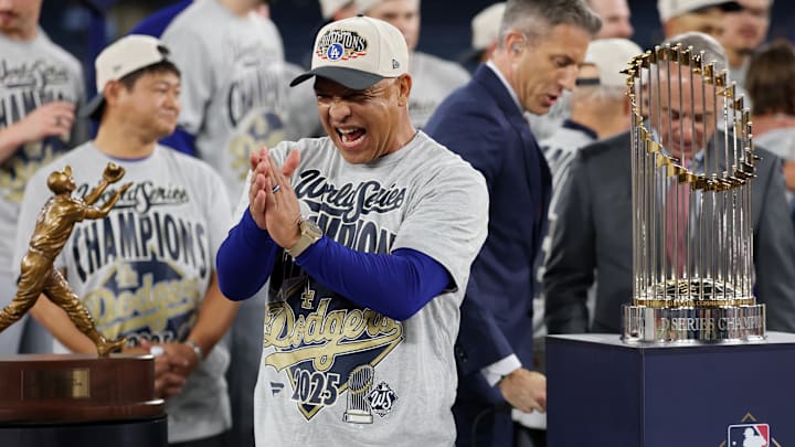 World Series - Los Angeles Dodgers v Toronto Blue Jays - Game Seven World Series - Los Angeles Dodgers v Toronto Blue Jays - Game Seven