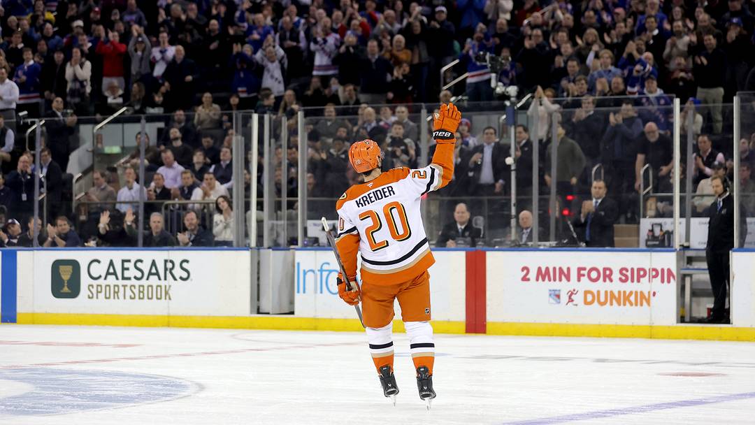 Dec 15, 2025; New York, New York, USA; Anaheim Ducks left wing Chris Kreider (20) acknowledges the crowd after being honored during the first period against the New York Rangers at Madison Square Garden. Mandatory Credit: Brad Penner-Imagn Images Dec 15, 2025; New York, New York, USA; Anaheim Ducks left wing Chris Kreider (20) acknowledges the crowd after being honored during the first period against the New York Rangers at Madison Square Garden. Mandatory Credit: Brad Penner-Imagn Images