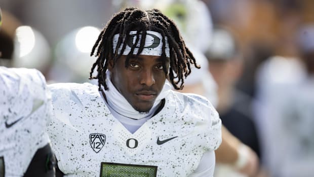 Oregon Ducks defensive back Jahlil Florence (6) against the Arizona State Sun Devils at Mountain America Stadium. 