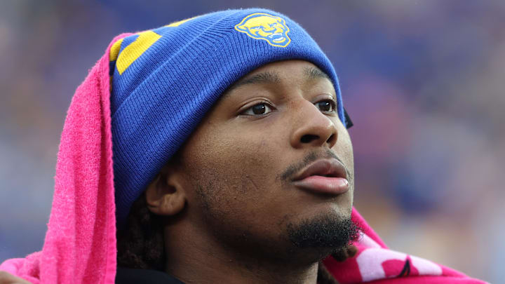 Pittsburgh Panthers linebacker Kyle Louis