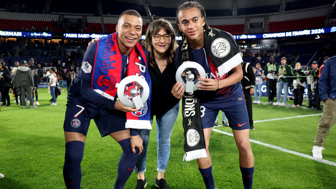 Ethan Mbappe says goodbye to PSG, closing the Mbappe era at the Parisian club.