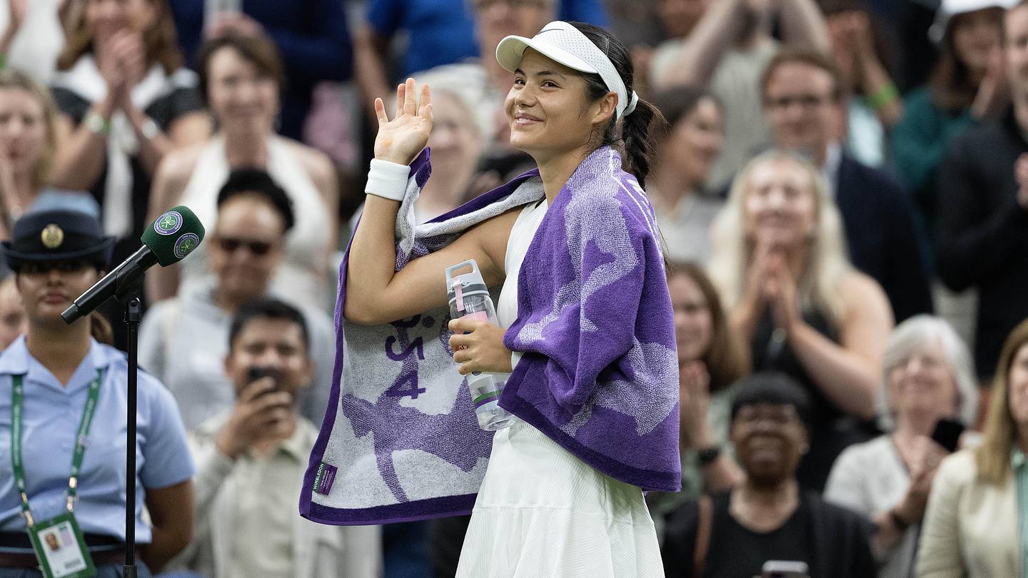 Emma Raducanu all smiles in white tennis fit, workouts despite injury
