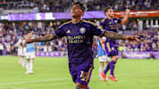 Jogador se destaca por gols e assistências