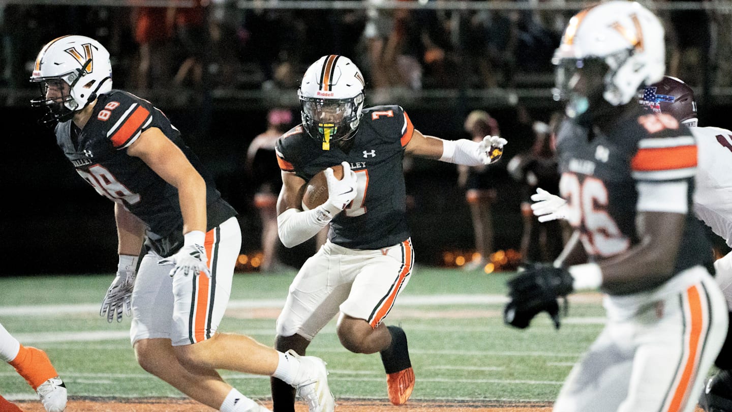 High School on SI Iowa High School Football Week 1 Top 25 Fared