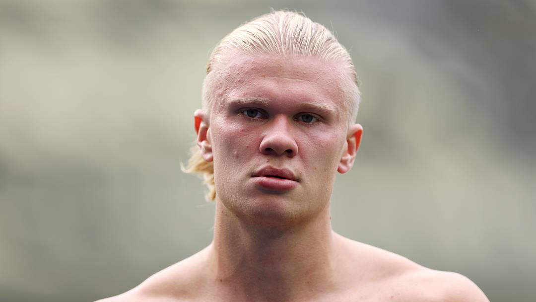 Hoy, Erling Haaland debuta finalmente en el torneo más grande del planeta.   