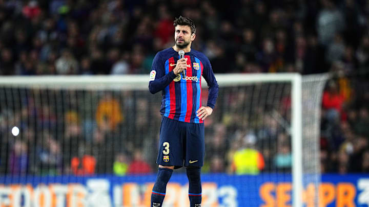 Gerard Pique menjalani laga terakhirnya sebelum pensiun dengan Barcelona Gerard Pique menjalani laga terakhirnya sebelum pensiun dengan Barcelona