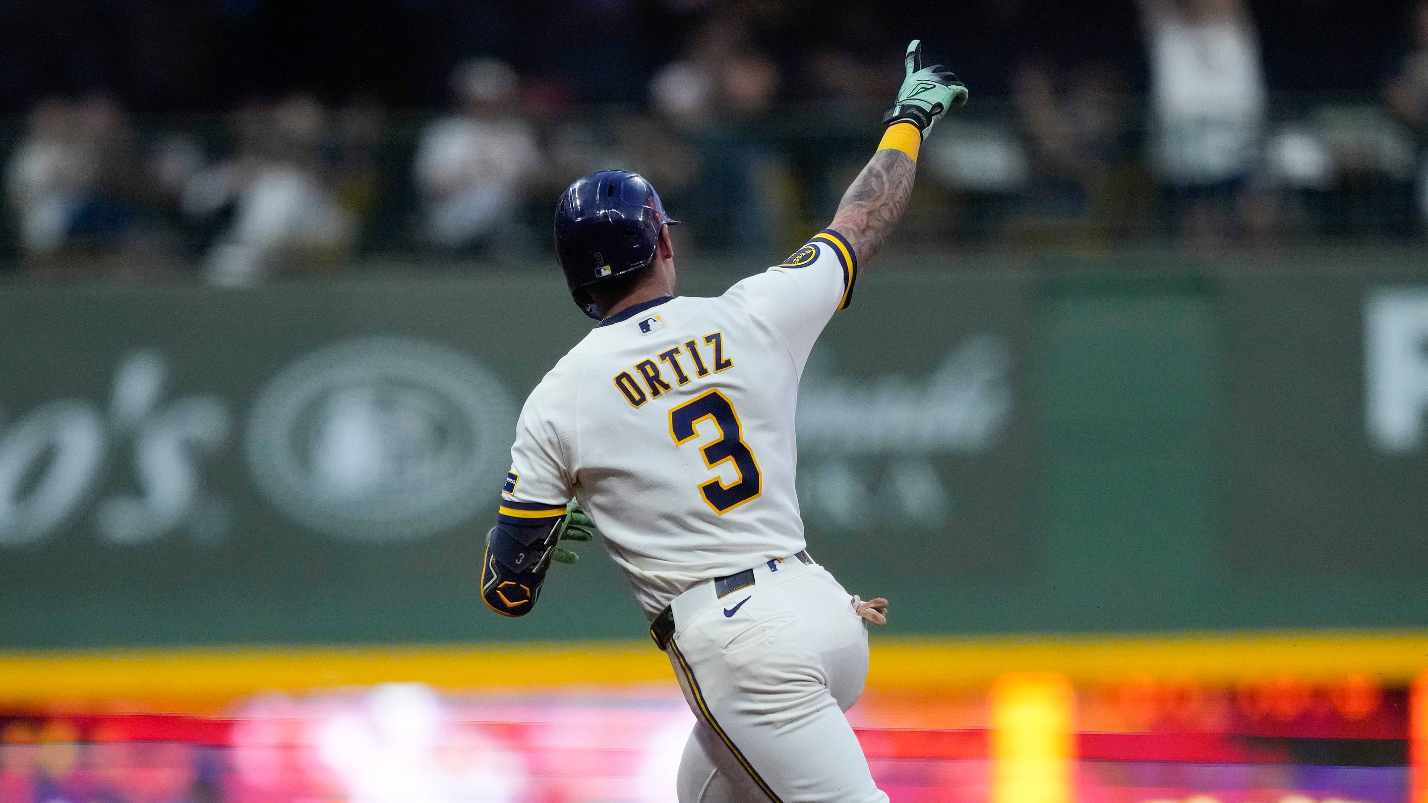 Pat Murphy offers Joey Ortiz NLDS roster update Brewers fans have been waiting for