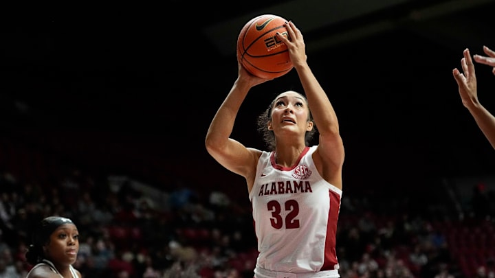 Alabama guard Aaliyah Nye (32) led the Crimson Tide with 22 points in a 72-57 win against Georgia on Sunday, Feb. 2, 2025.