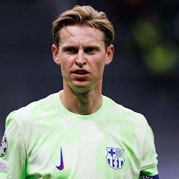 Frenkie de Jong’s contract expires in 2026.