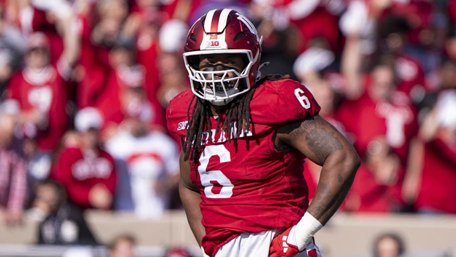  Indiana Hoosiers defensive lineman Mikail Kamara (6) prepares for a snap during a game against Washington.
