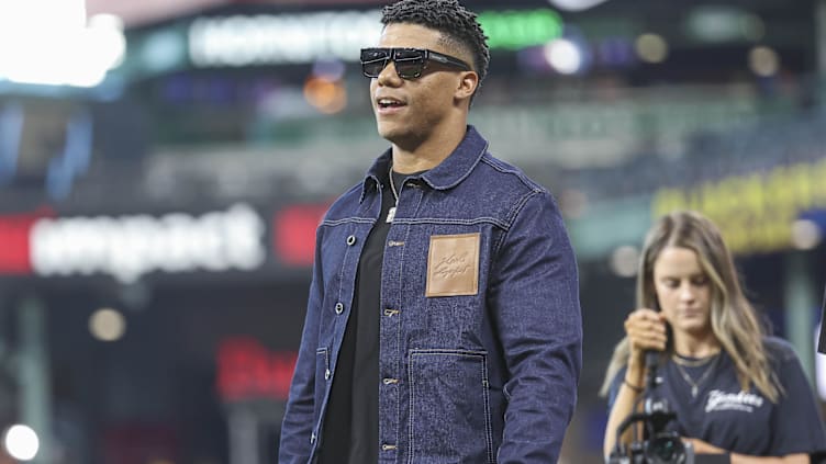 Mar 28, 2024; Houston, Texas, USA; New York Yankees right fielder Juan Soto (22) arrives at Minute