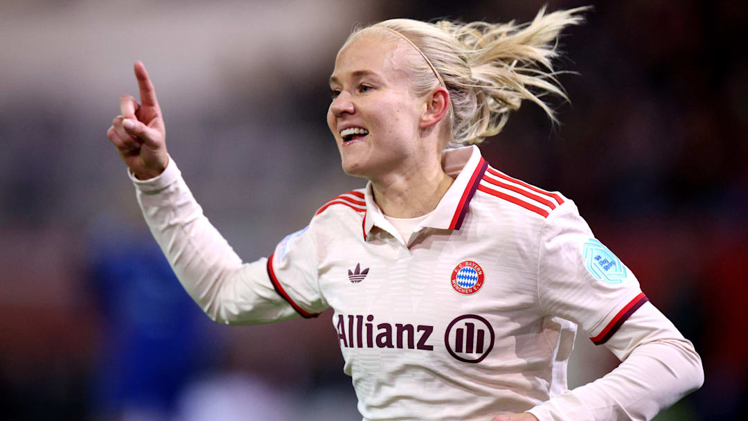 Pernille Harder will mit dem FC Bayern den Meistertitel erneut nach München holen 