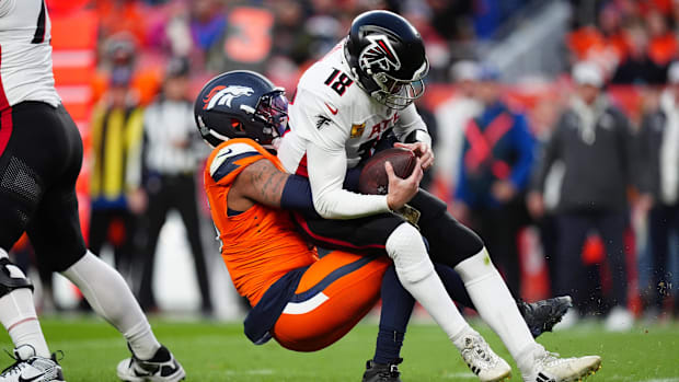 Broncos’ Nik Bonitto sacks Falcons QB Kirk Cousins