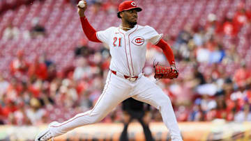 Hunter Greene throws a pitch