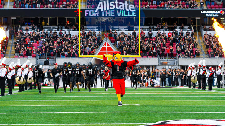 Louisville football mascot Louie