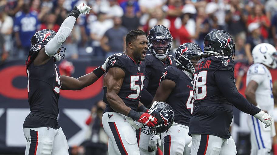 Houston Texans defensive end Danielle Hunter (55) celebrates with teammates after getting a sack late in the fourth quarter
