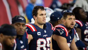 Dec 15, 2024; Glendale, Arizona, USA; New England Patriots tight end Hunter Henry (85) against the Arizona Cardinals at State Farm Stadium. Mandatory Credit: Mark J. Rebilas-Imagn Images