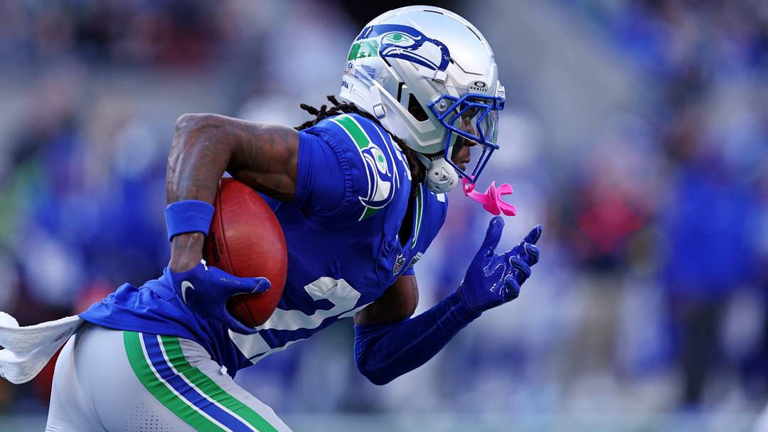 Seattle Seahawks wide receiver Rashid Shaheed runs the ball during the second half against the Minnesota Vikings.