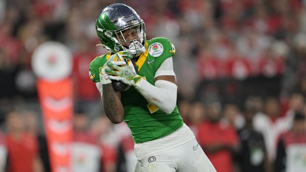 Oregon Ducks wide receiver Traeshon Holden