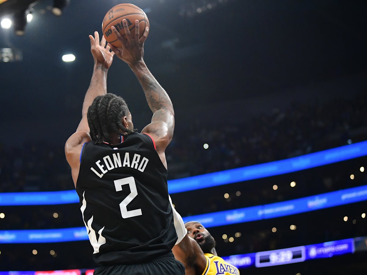 Kawhi Leonards Jaw-Dropping Move Steals Spotlight in Clippers-Lakers Showdown