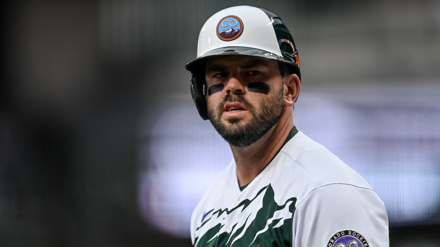 Veteran Mike Moustakas signs minor-league deal with Rockies: Why