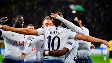 Spurs players celebrate Harry Kane's goal 