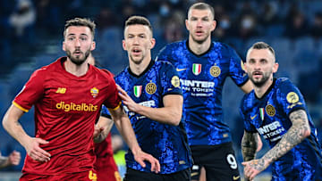Cristante circondato da Perisic, Dzeko e Brozovic