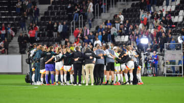 Die DFB-Frauen nach dem Spiel gegen Österreich. 