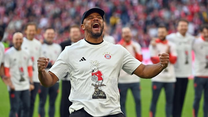 Vincent Kompany feiert seinen zweiten Meistertitel
