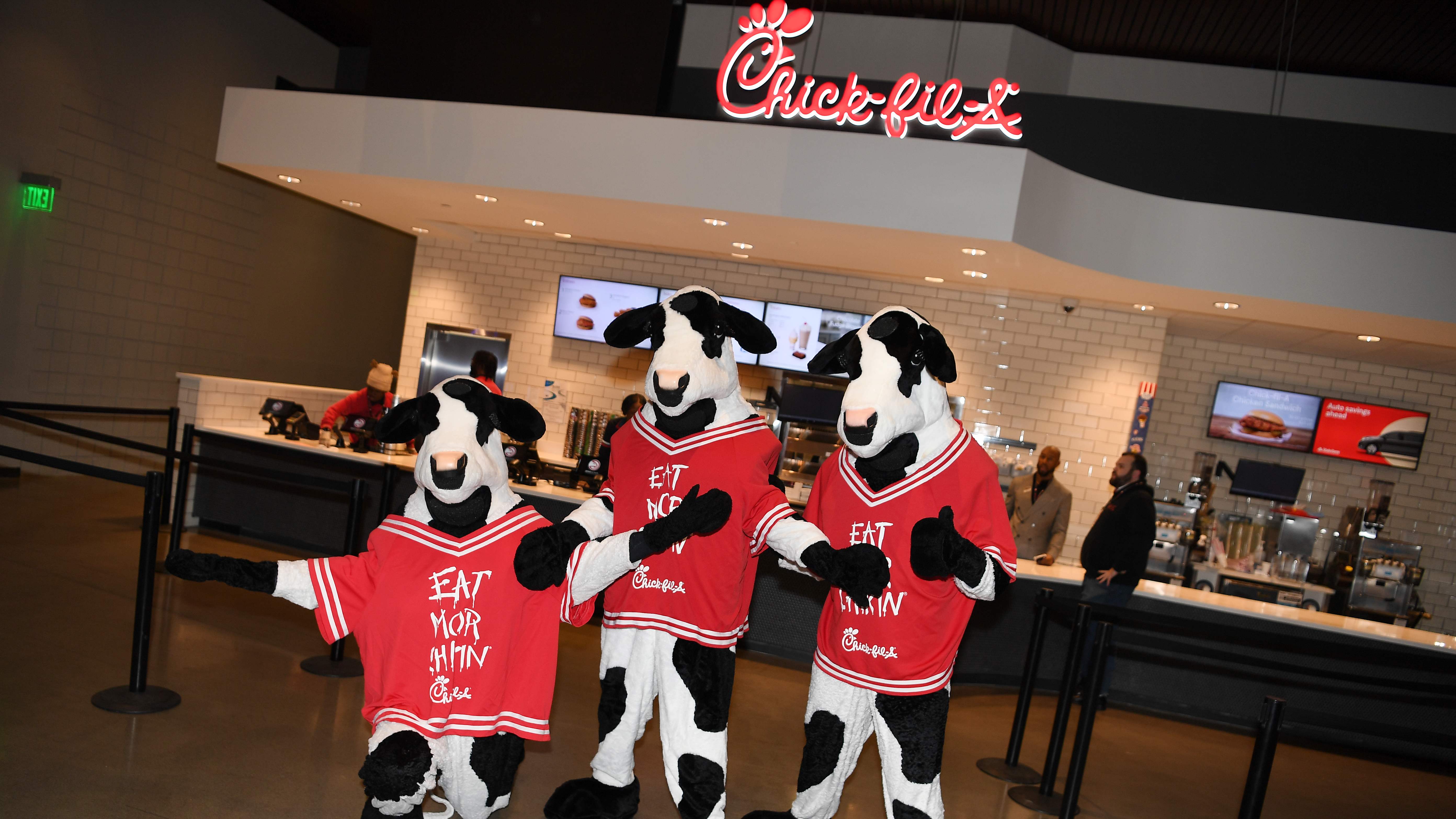 What are Chick fil A's holiday hours for Christmas Eve and Christmas Day?